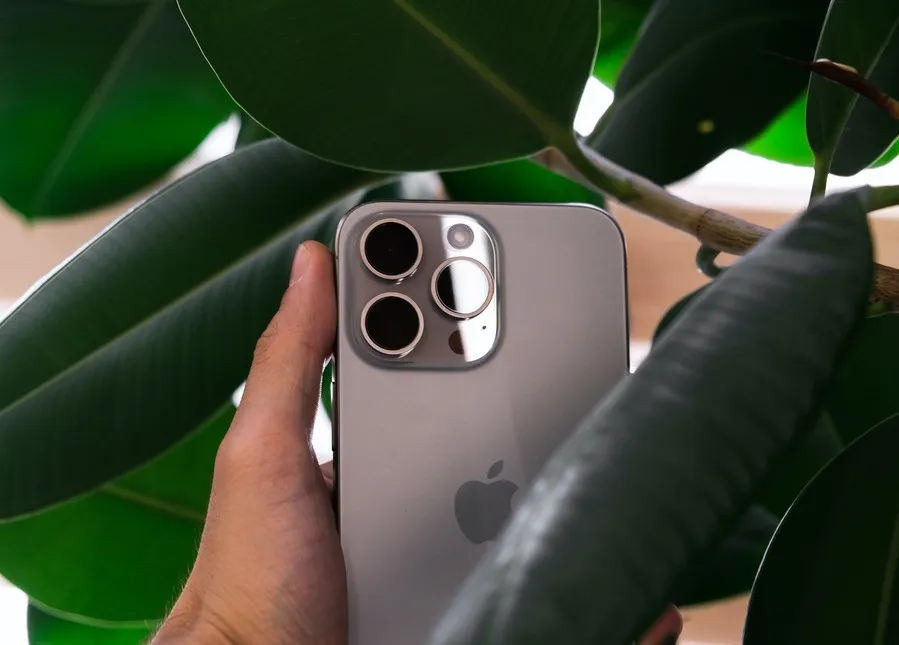 Титан, його сплави та до чого тут iPhone