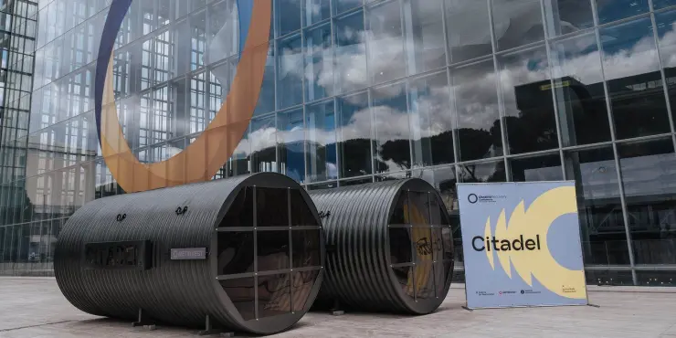 "Цитадель" для шкіл: Метінвест та Держагентство відновлення презентували сталеві укриття на URC 2025